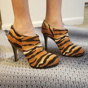 Nine West - Haywire, Orange Multi Ankle Booties